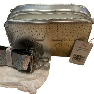 Nwt- Vintage Habana camera bag with strap removable 🌺🌹